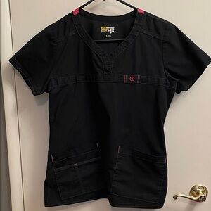 Women’s WonderWink Matching Black and Pink Scrub Top and Pants Set